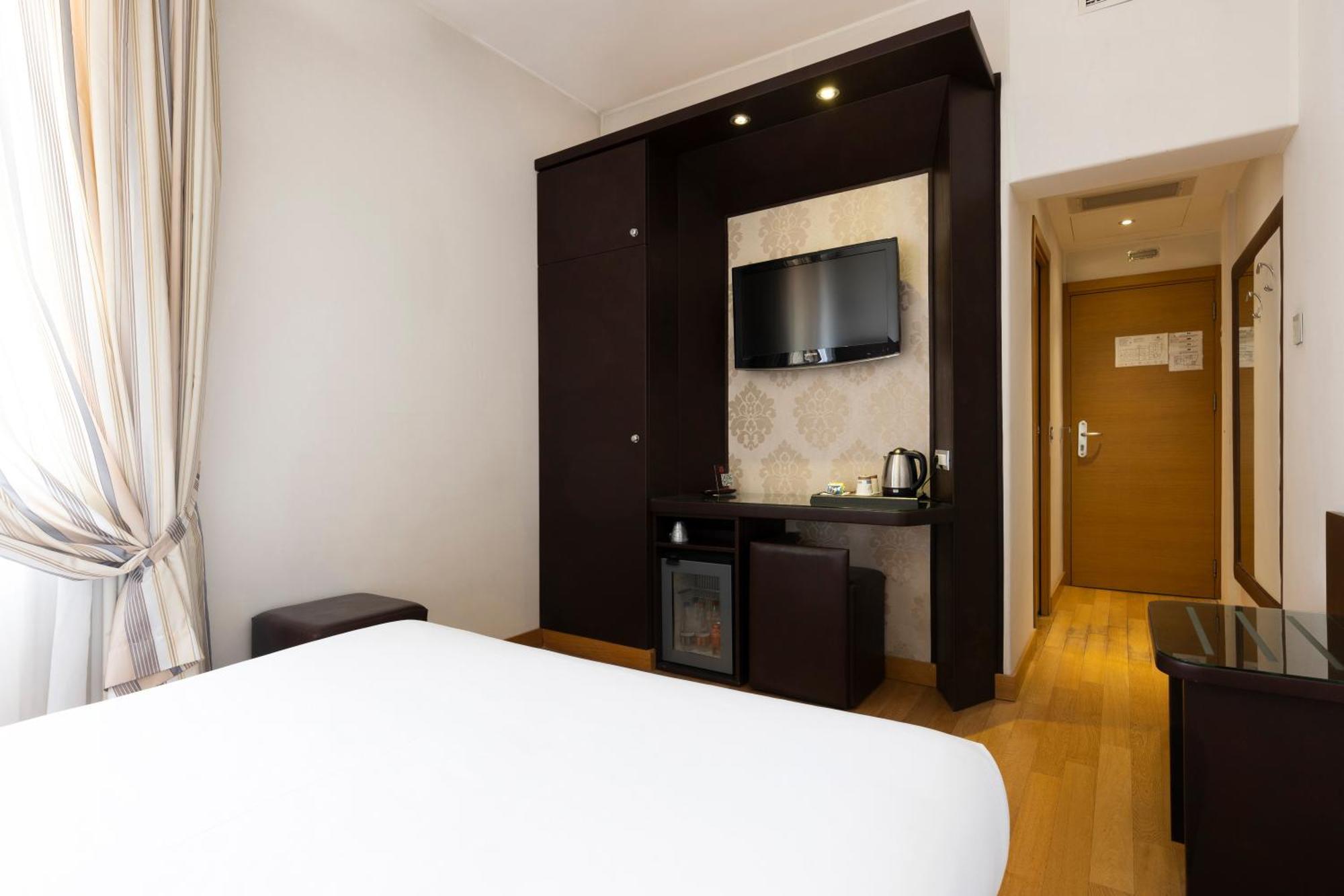 Hotel Royal Caserta Exterior photo