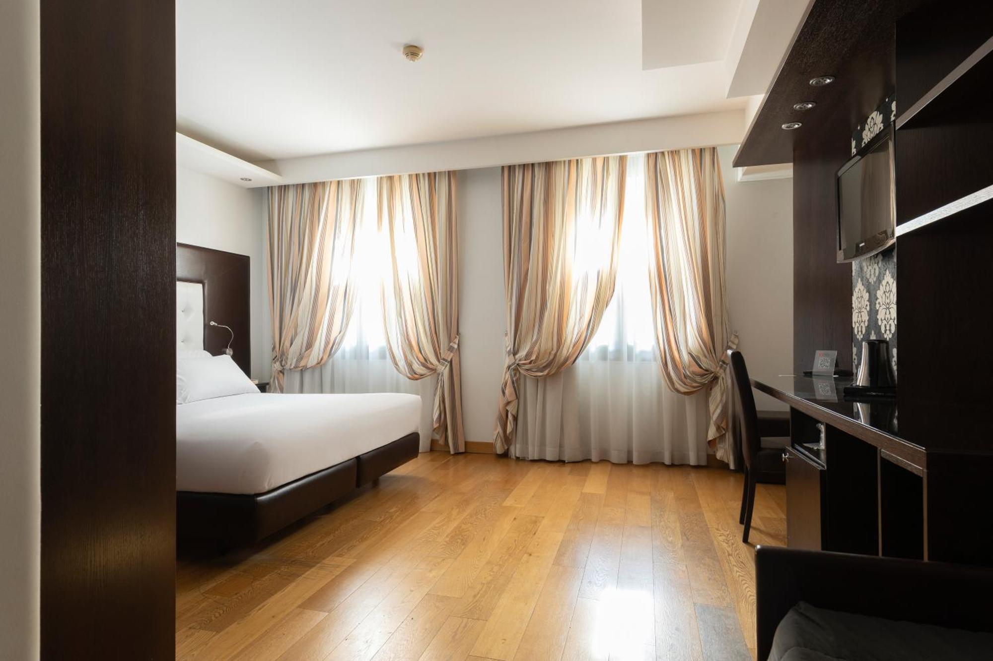 Hotel Royal Caserta Exterior photo
